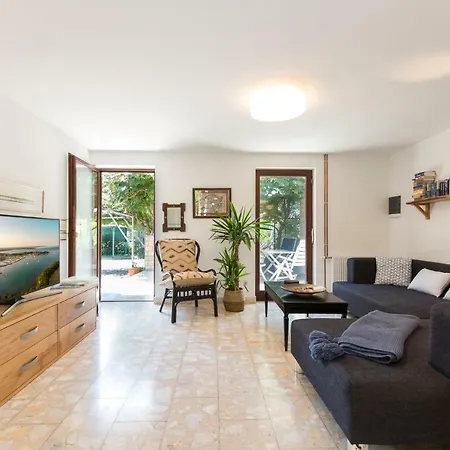 Casa Flora 3-minutes' Walk From The * Novigrad Istria