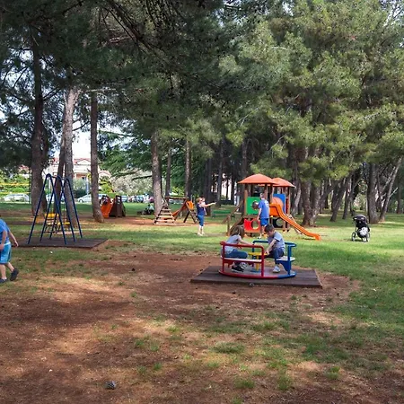 펜션 Casa Flora 3-minutes' Walk From The Novigrad Istria