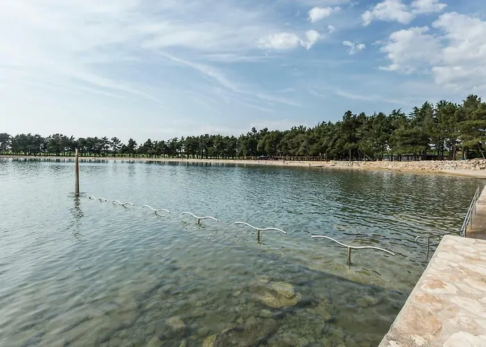 펜션 Casa Flora 3-minutes' Walk From The