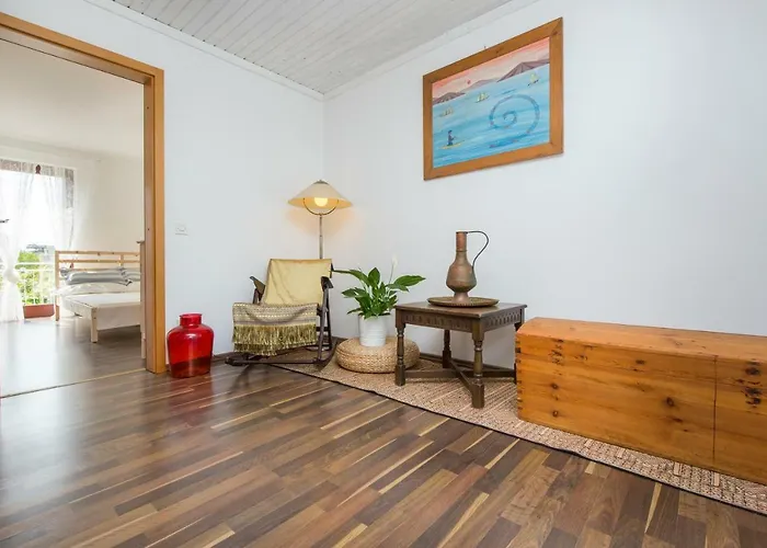 펜션 Casa Flora 3-minutes' Walk From The Novigrad Istria