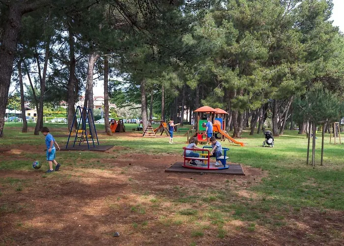 펜션 Casa Flora 3-minutes' Walk From The Novigrad Istria