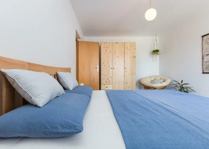 Casa Flora 3-minutes' Walk From The 펜션 Novigrad Istria