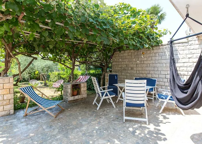 Casa Flora 3-minutes' Walk From The *