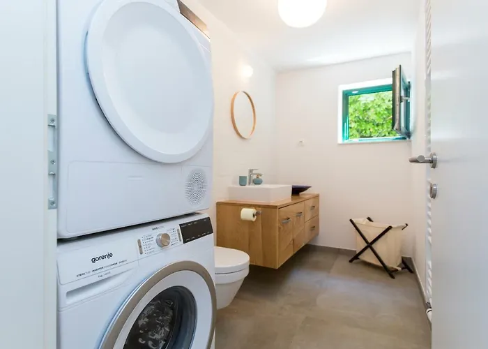 펜션 Casa Flora 3-minutes' Walk From The Novigrad Istria