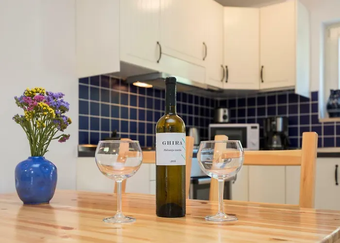 펜션 Casa Flora 3-minutes' Walk From The