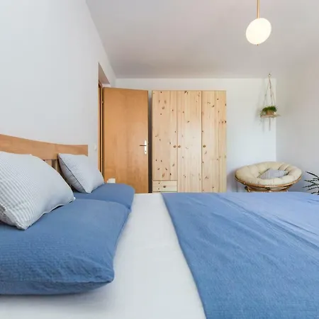 Casa Flora 3-minutes' Walk From The Vakantiehuis Novigrad Istria
