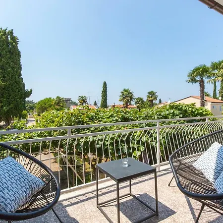 Casa Flora 3-minutes' Walk From The Novigrad Istria
