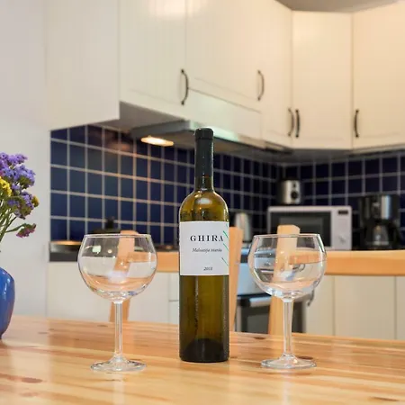 Vakantiehuis Casa Flora 3-minutes' Walk From The