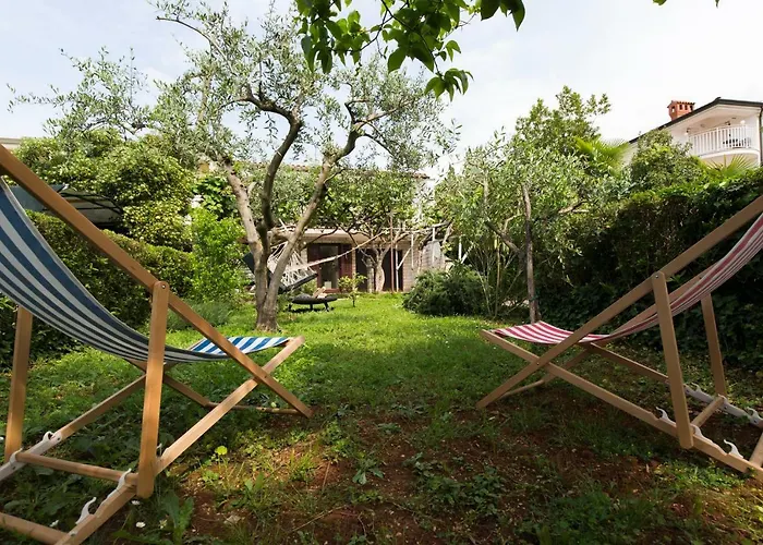 度假居 Casa Flora 3-minutes' Walk From The