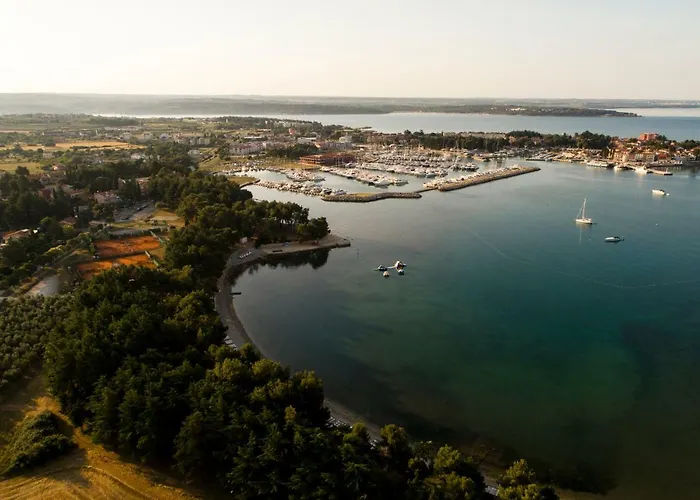 Casa Flora 3-minutes' Walk From The 度假居 Novigrad Istria