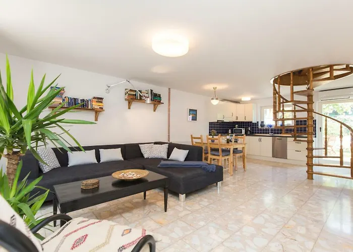 Casa Flora 3-minutes' Walk From The 度假居 Novigrad Istria
